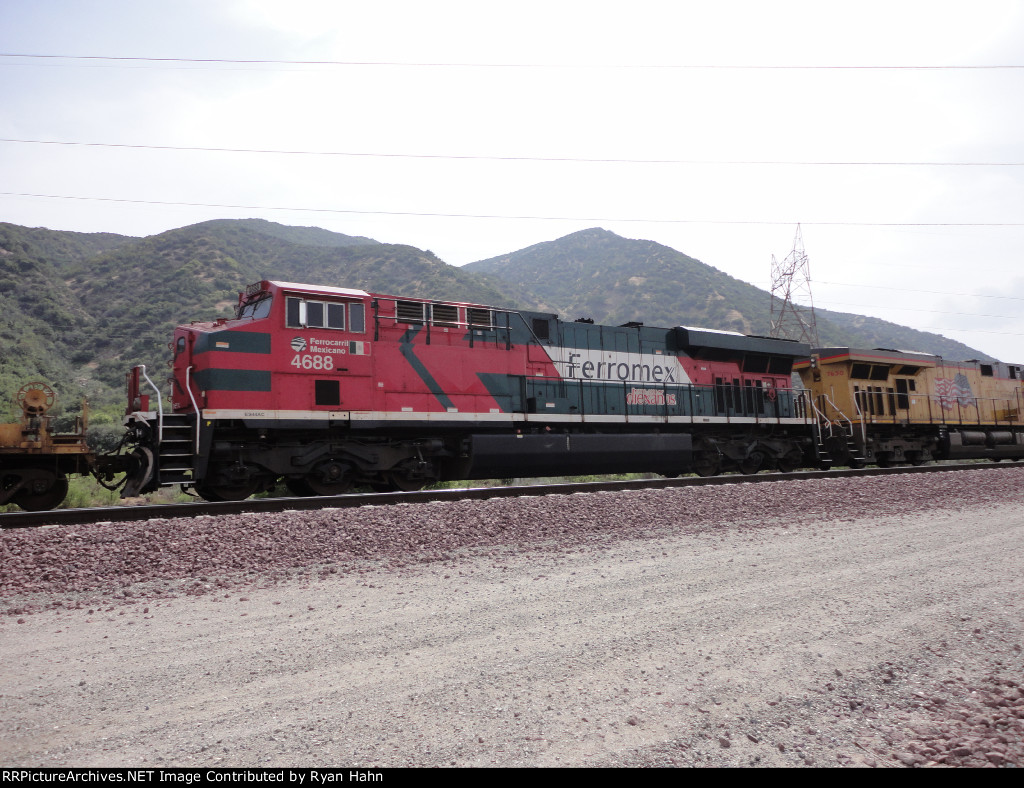 FXE 4688 Eastbound